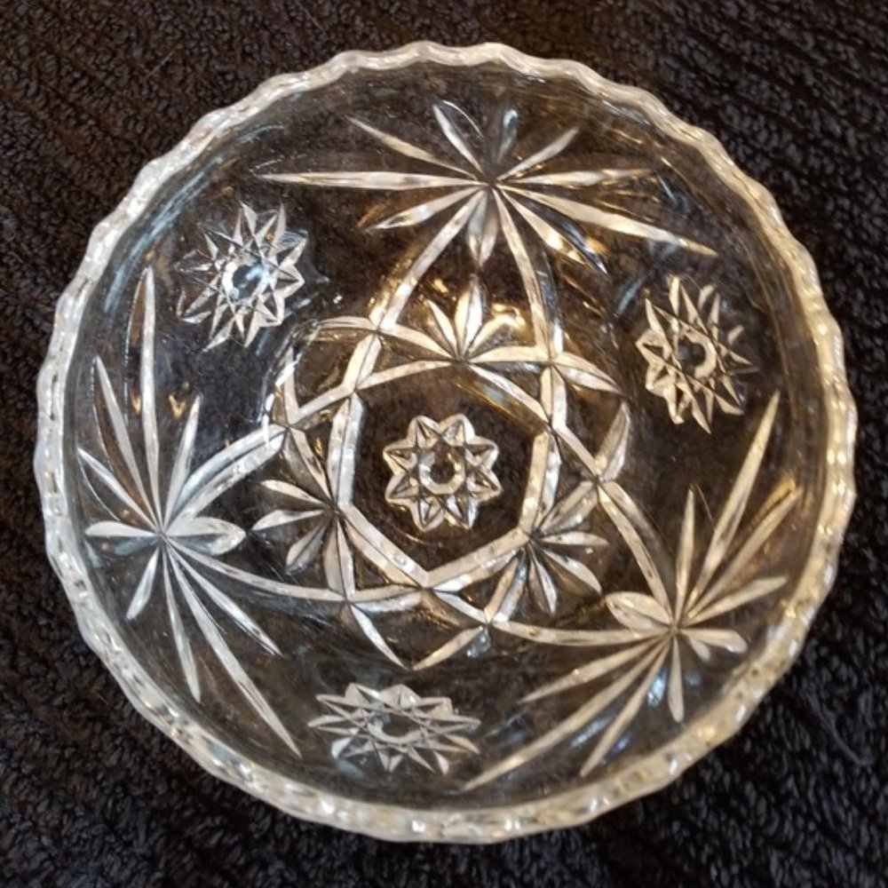 Vintage Cut Glass Scalloped Edge Candy/Nut Bowl - Picture 2 of 4